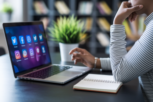 Comment créer une stratégie de contenu efficace pour les réseaux sociaux ?